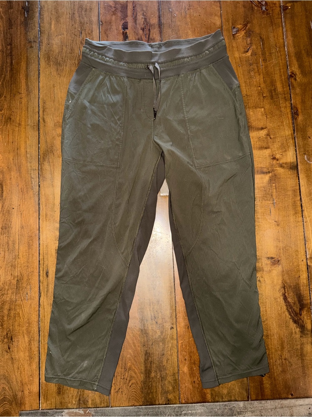 Lululemon Green Joggers Sweatpants